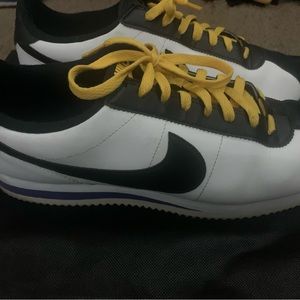 Nike Cortez Amarillo Size 11.5